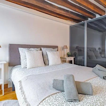 Grands Boulevards 4 Guests Apartment *